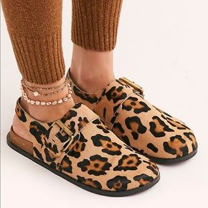 Free People Seattle Animal Print Fur Flats Clogs 9